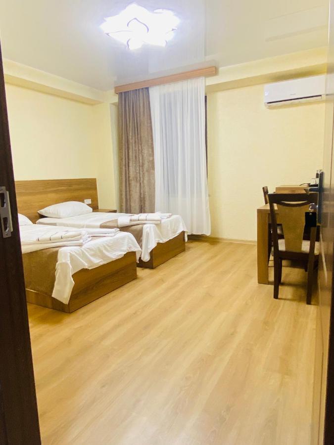 Hotel Sunrise Kutaisi Eksteriør billede