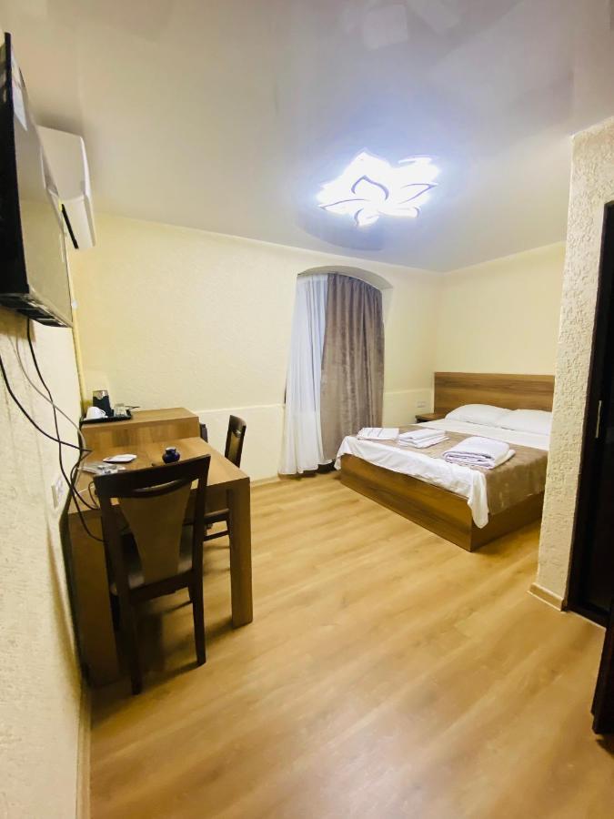 Hotel Sunrise Kutaisi Eksteriør billede